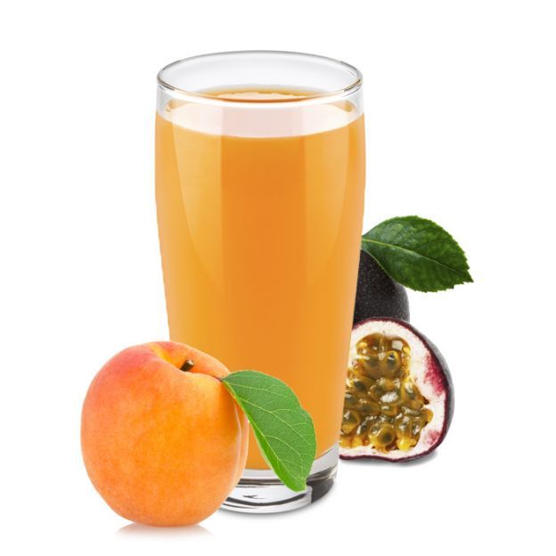 trinkForm® Konzentrat MARACUJA - APRIKOSE trinkForm® Maracuja-Aprikosenkonzentrat in einem hohen Glas, umgeben von einer frischen Aprikose und Maracuja, exotisch und reich an Aromen