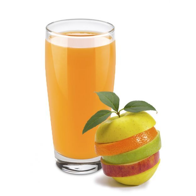 trinkForm® Konzentrat MULTIVITAMIN Ein Glas voller trinkForm® Multivitamin-Konzentrat neben einem Stapel frischer Früchte, ein gesunder und vitalisierender Durstlöscher